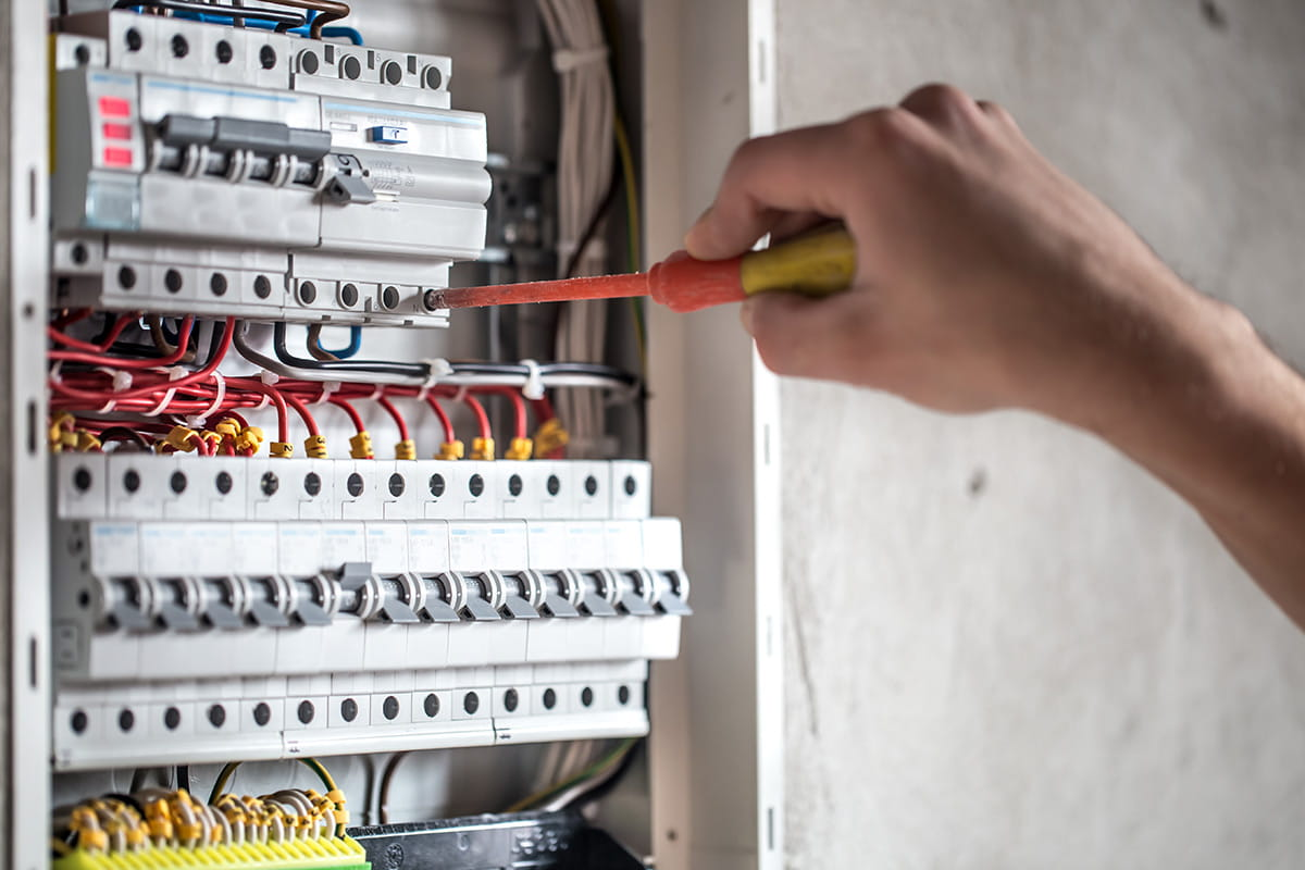 Reparații instalații electrice